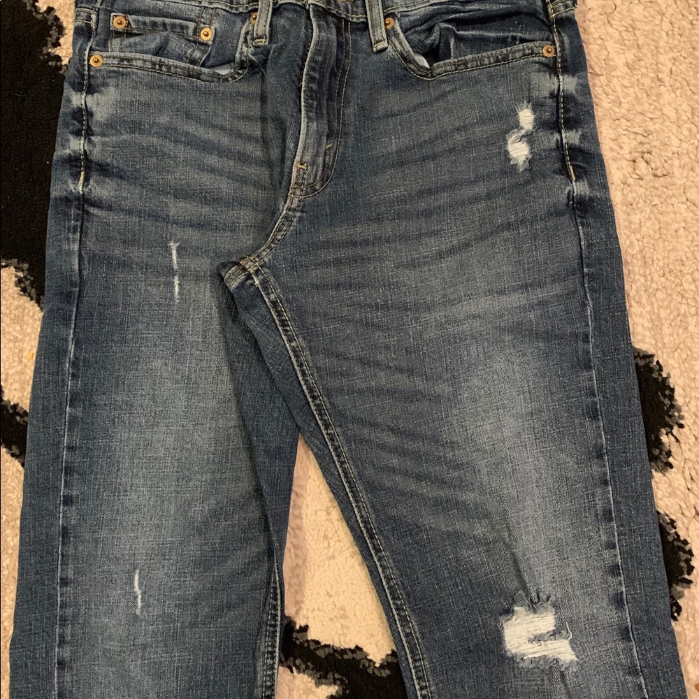 Men’s/boys Levi’s 29x30 great cond. worn twice.